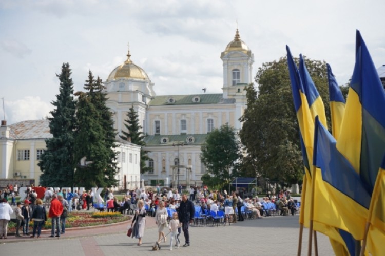 Лучани 26 років Незалежності відзначають на вулицях рідного міста (фоторепортаж)