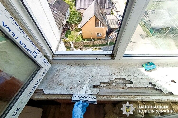 На Рівненщині суд відправив за ґрати матір, трирічна донька якої випала з 6-го поверху