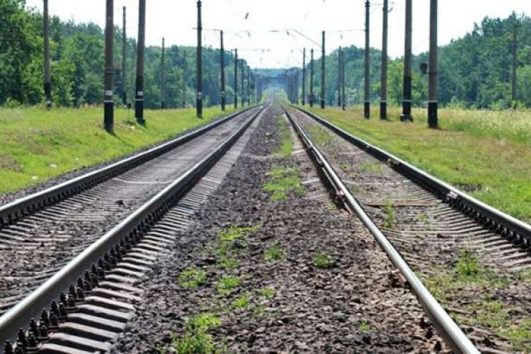 На Запоріжжі потяг збив трьох людей