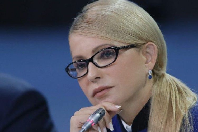 «Не поспішайте купувати квитки на Захід. Ми ще в Україні заживемо з новим Президентом – ​Юлією Тимошенко!»*