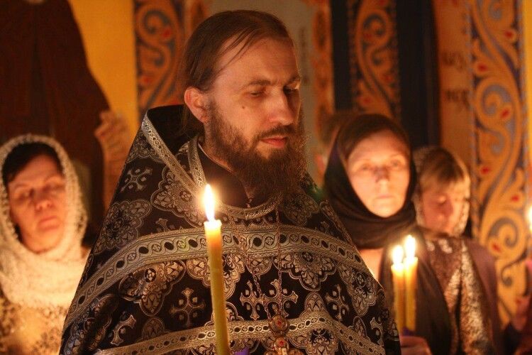 Намісник Жидичинського монастиря закликає вірян брати участь у полуношниці