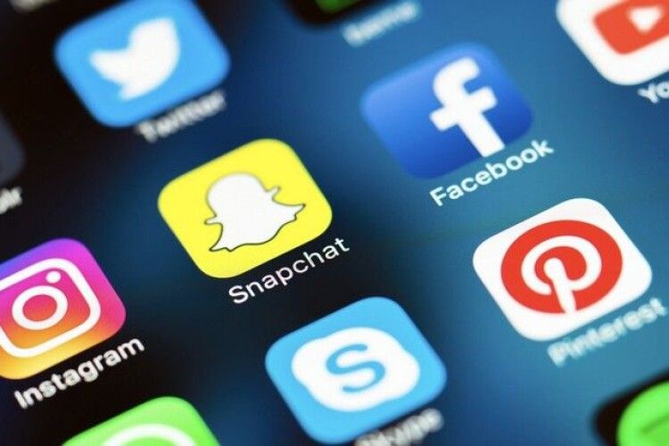 Старості округу під Луцьком порекомендували почати вести соцмережі