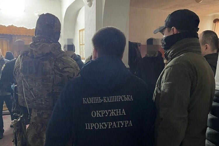 «Обіцяли» повернути полонених військових: у колонії на Волині викрили організовану групу