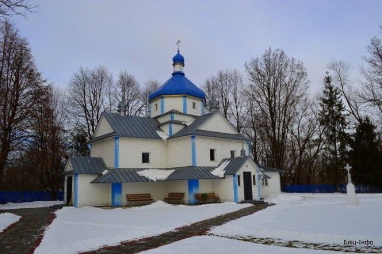 Ще одна громада не хоче молитися за Кіріла