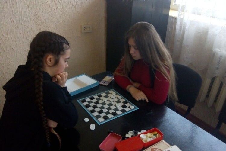 На Турійщині визначили найсильніших у шашках та тенісі