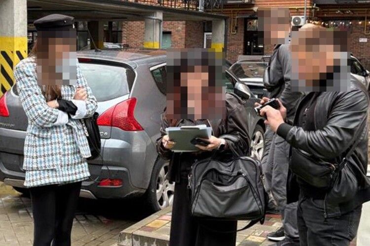 У Луцьку затримали юристів, які продавали фіктивні «відстрочки» чоловікам