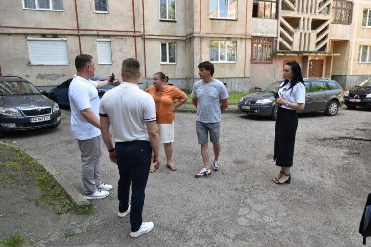 Чи будуть цьогоріч ремонтувати прибудинкові території у Луцьку