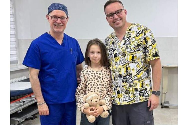 У Львові 8-річній дівчинці провели складну операцію, на яку за кордоном не наважувалися