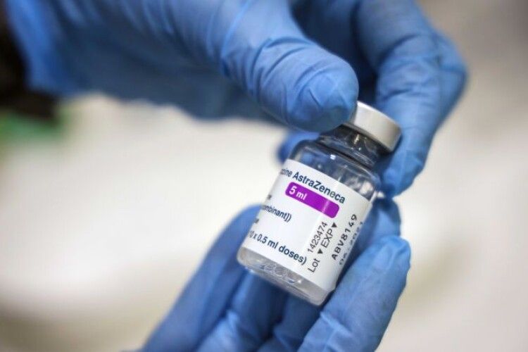 На Волині викинуть 20 тисяч доз вакцини AstraZeneca