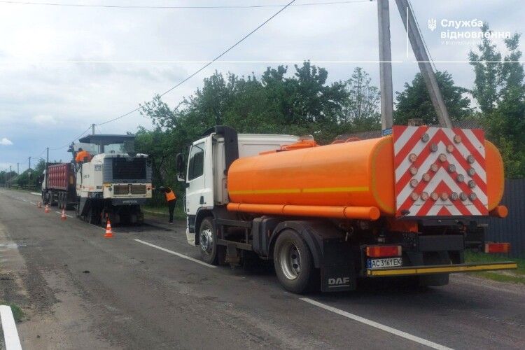 На Волині триває масштабне усунення деформацій на дорогах державного значення