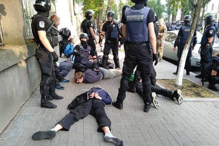 В столиці націоналісти побилися з правоохоронцями, 56 затриманих