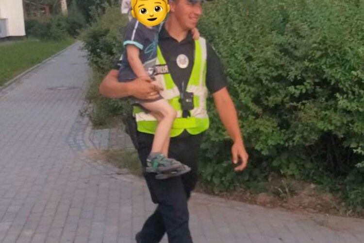 Волинські патрульні знайшли 5-річного хлопчика, який загубився