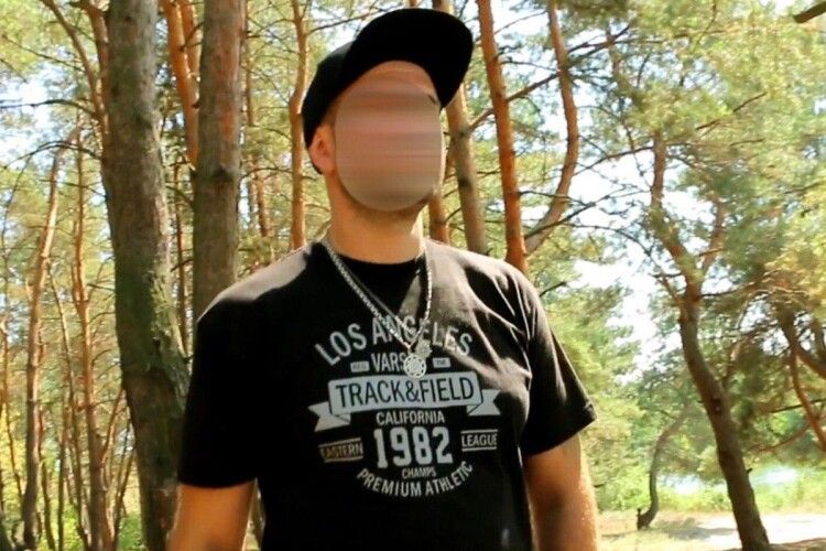 На Черкащині викрили 38-річного чоловіка, який змушував дружину і 15-річну доньку зніматися в порно (фото)