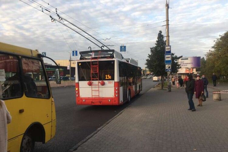 На вулиці Луцька сьогодні виїхали два нові тролейбуси (Фото)