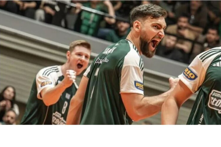 Уродженцю Волині гучно аплодували в столиці Греції