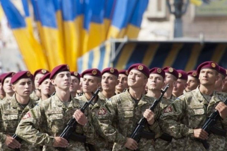 Уряд пропонує замінити радянське військове вітання на «Слава Україні!»