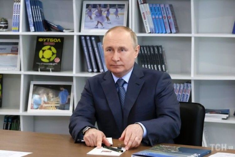 Кремлівський диктатор блиснув манікюром (Фото)