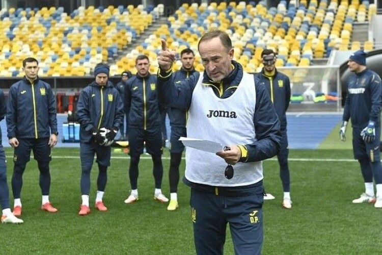 Перед грою з Боснією Петраков зводив футболістів до церкви