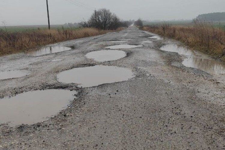Не дорога, а пекло: на Волині просять відремонтувати шлях в напрямку Львова