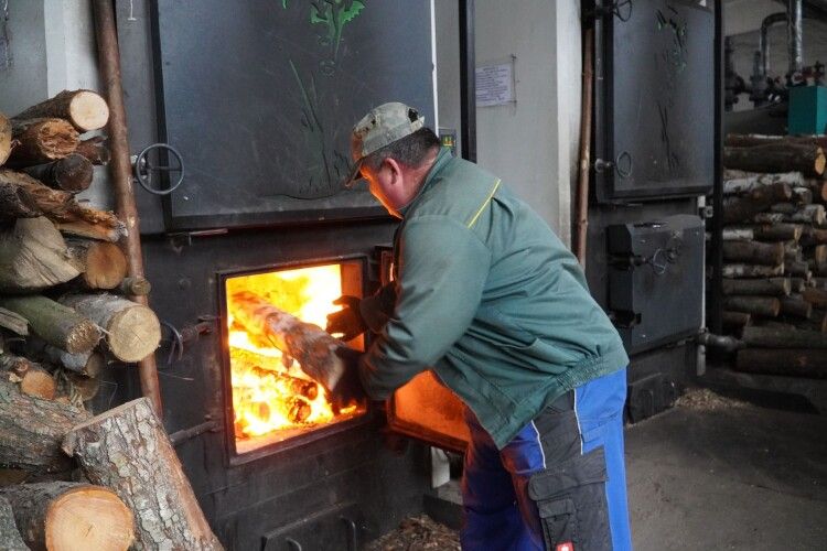У місті на Волині влада відзвітувала про ситуацію з опаленням, водою та ліфтами під час знеструмлень