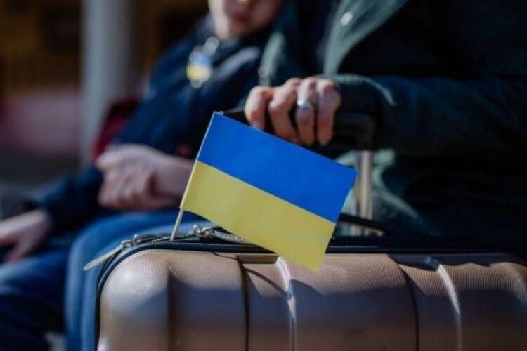 Скільки українців стали біженцями