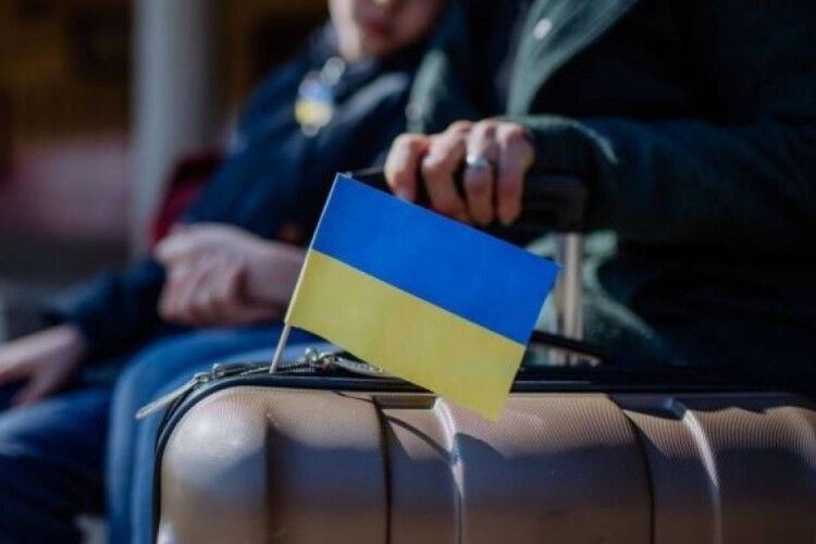 Кількість українців під тимчасовим захистом у ЄС скорочується — дані Євростату