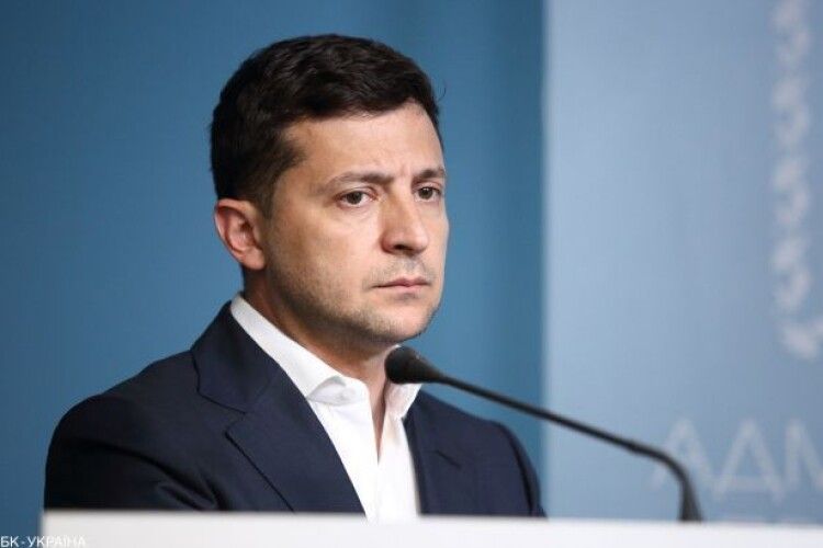 Президент Зеленський просить уряд зупинити міжміське та міжобласне сполучення і роботу метрополітенів 