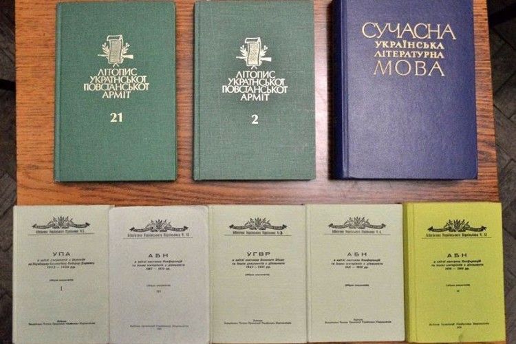 Колишній голова Луцька подарував Краєзнавчому музею унікальну книгу «із секретом»