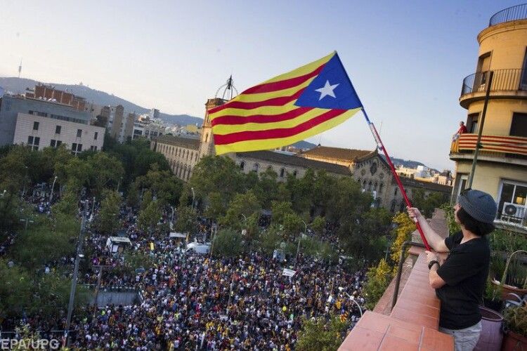 Уряд Іспанії офіційно помилував ув'язнених лідерів Каталонії
