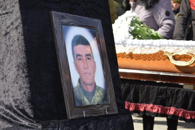 Загинув, коли виносив з поля бою пораненого командира: на Волині попрощалися із полеглим на війні Героєм (Фото)