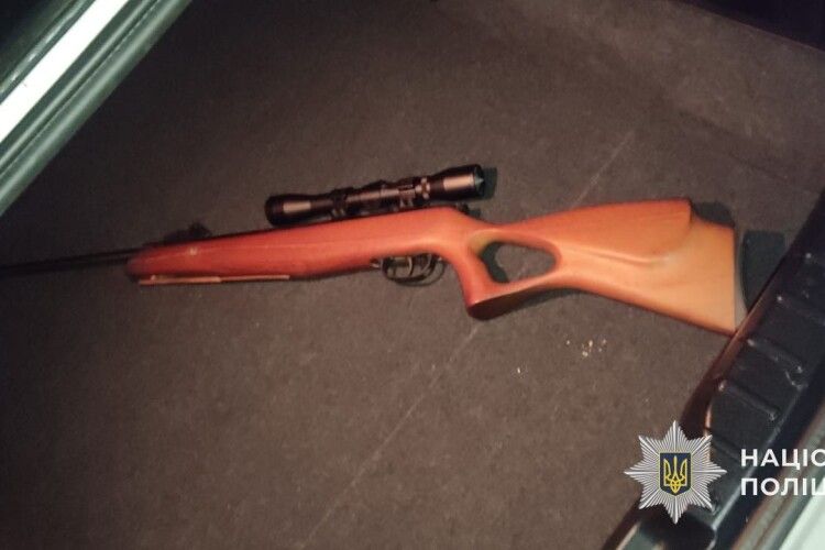 Зброя у багажнику: на Закарпатті сварка обернулася погрозами гвинтівкою