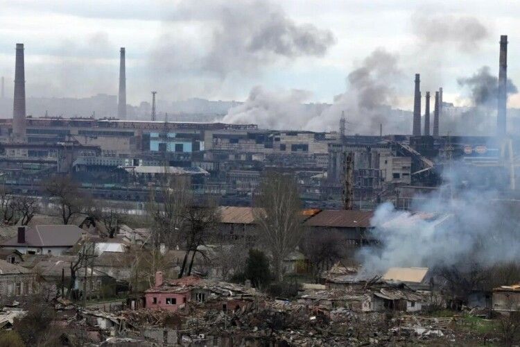 Прорвалися з боєм: захисники Маріуполя врятували півтисячі бійців із порту – ЗМІ