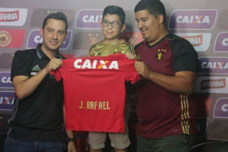   Бразильський футбольний клуб підписав контракт з 7-річним хлопчиком 