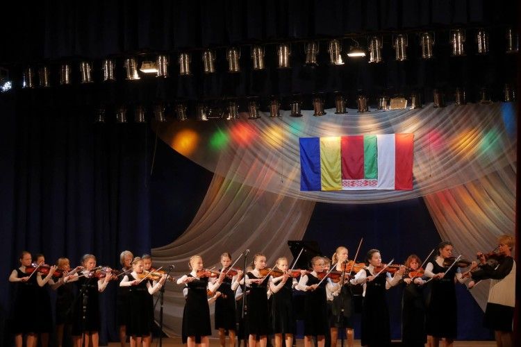 Музика безмежна, вона здатна зруйнувати межі непорозумінь, бо вона звучить понад кордонами…