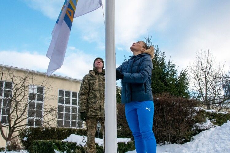 Олімпійський прапор зависочів на території Волинського військового ліцею
