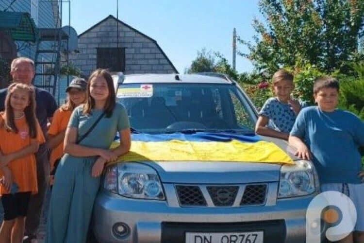 У волинському місті юні волонтери на канікулах зібрали кошти на третє авто для ЗСУ (Фото)