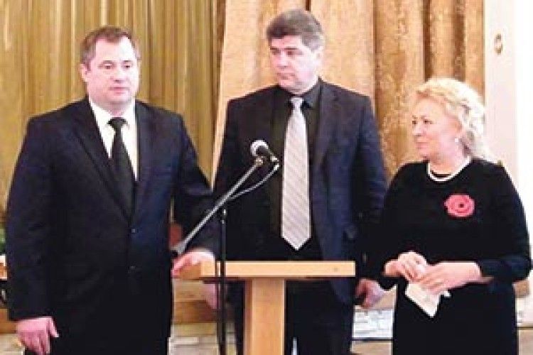 ЯК ЗРОБИТИ ДОСТУПНІШОЮ ПРОФЕСІЮ ЛІКАРЯ? 