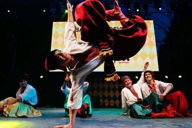 Українська діаспора викликала фурор на Октоберфесті в Аргентині (ФОТО)