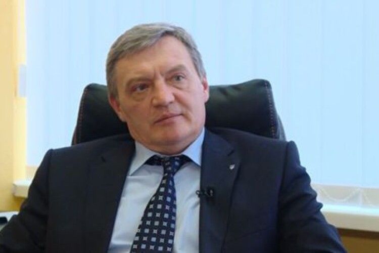 У МінТОТ хочуть позбавляти українського паспорта за отримання російського