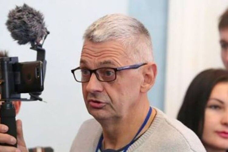 У Черкасах жорстоко побили відомого місцевого журналіста Вадима Комарова