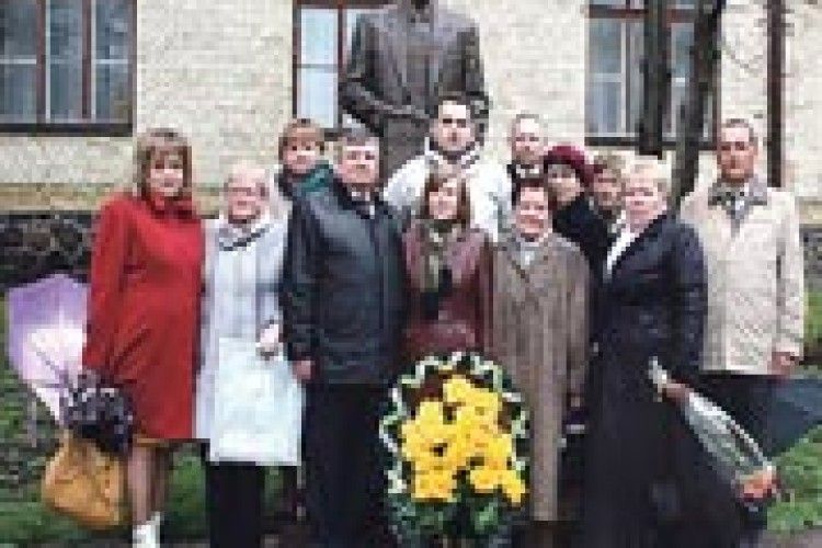 ЗЕМЛЯКИ: світ вшановує Михайла Кравчука