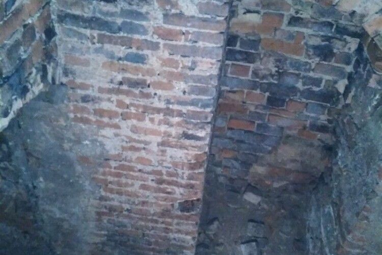 Луцькі підземелля:  під вежею князів Чорторийських виявили невідомі кімнати!
