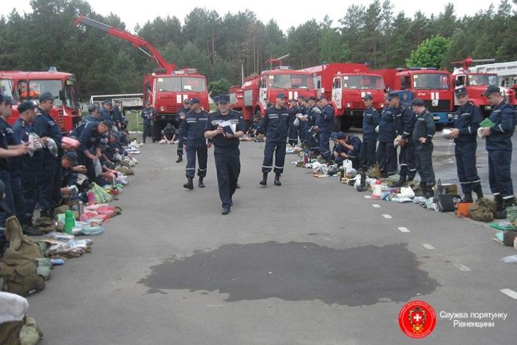 Рівненських рятувальників підняли за тривогою (фото)