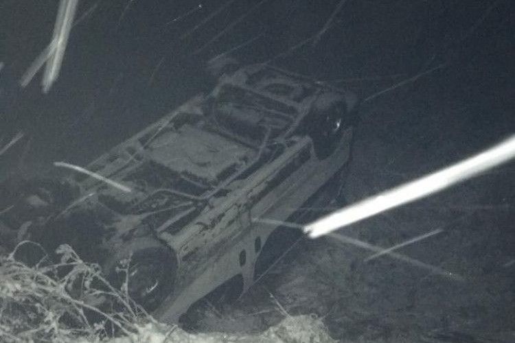Через слизьку дорогу перекинувся мікроавтобус