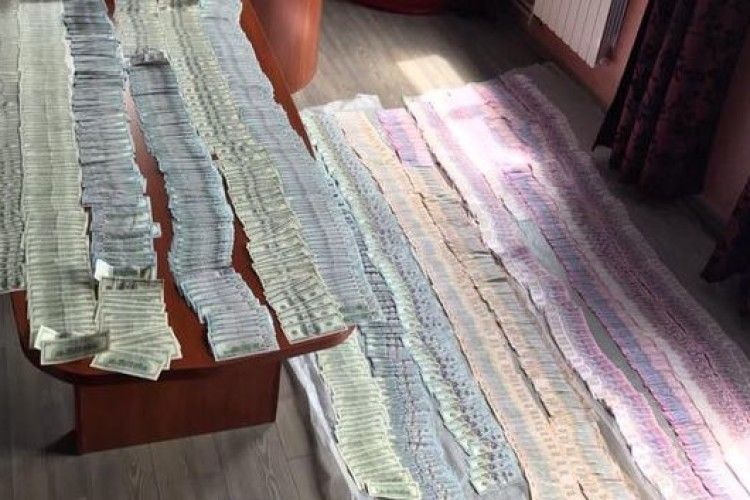 На Волині знайшли «чорну касу» митниці