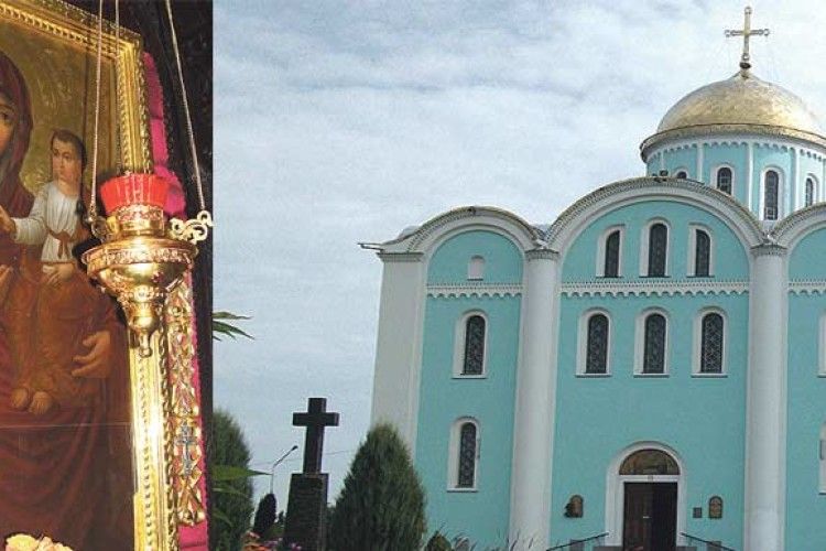 У Володимирі-Волинському мироточить ікона Божої Матері