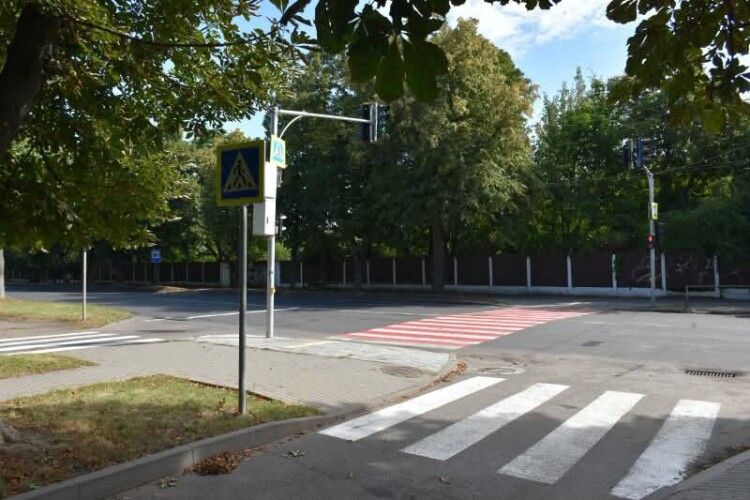 Чому в Луцьку роботи з нанесення дорожньої розмітки розпочалися лише у липні?