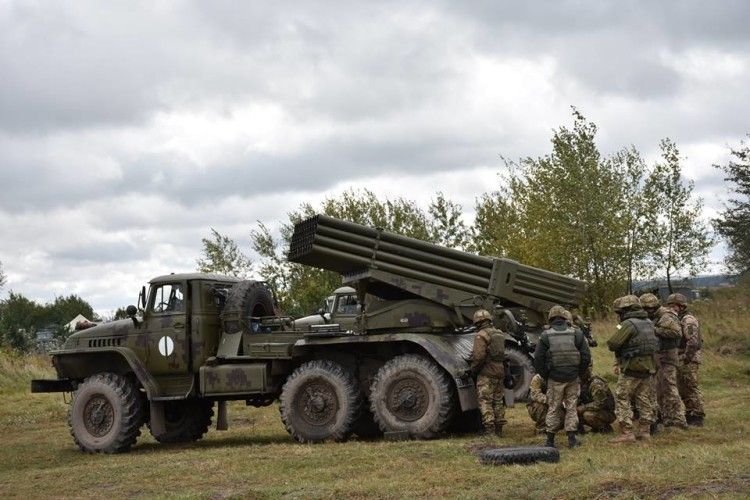 Волинські артилеристи борються за звання кращої реактивної батареї (фото)