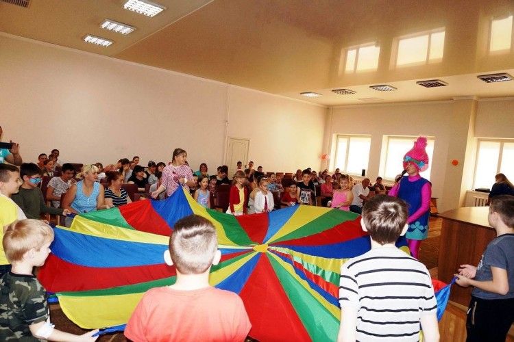 Маленьких пацієнтів повели у «Країну дитячих правил»