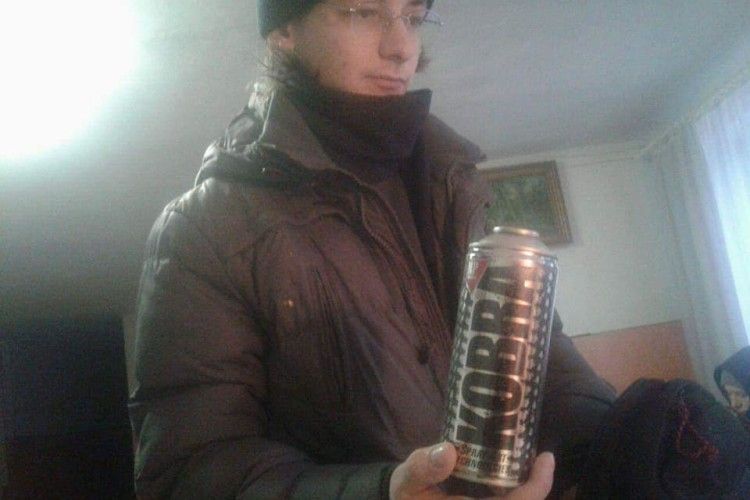Посеред білого дня у Луцьку злапали озброєного «Коброю» молодика (фото)
